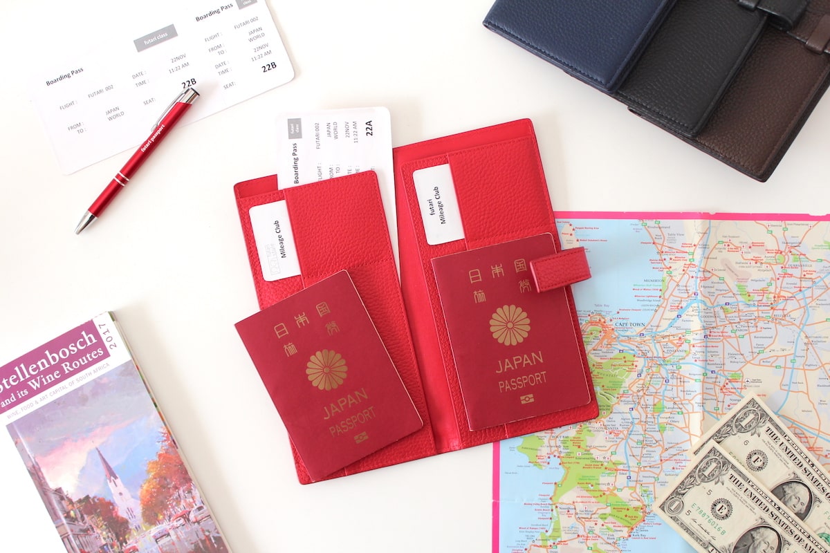 futari styleによる、二人用パスポートケース「futari passport（フタリパスポート）」