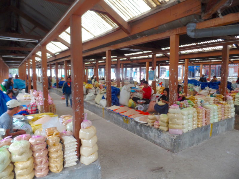 ブータンのローカルマーケット